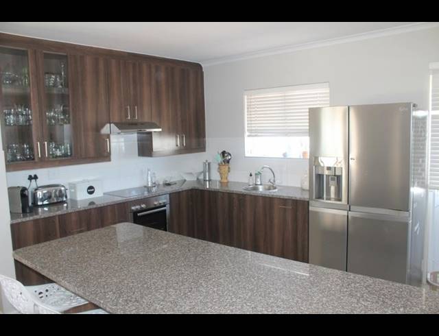 4 BEDROOM HOUSE FOR SALE IN SUNNINGDALE